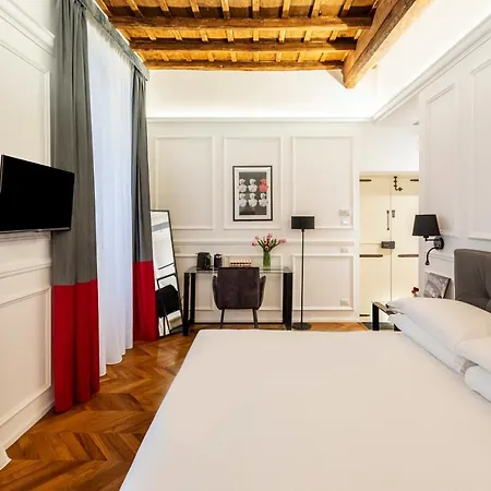 Largo Arenula 4*
