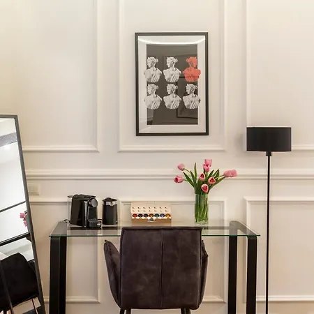 Largo Arenula Gæstehus